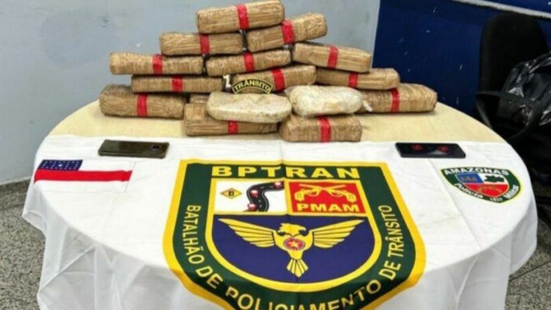 TRIO É PRESO COM 17KG DE DROGAS DESTINADAS A BOCAS DE FUMO EM MANAUS
