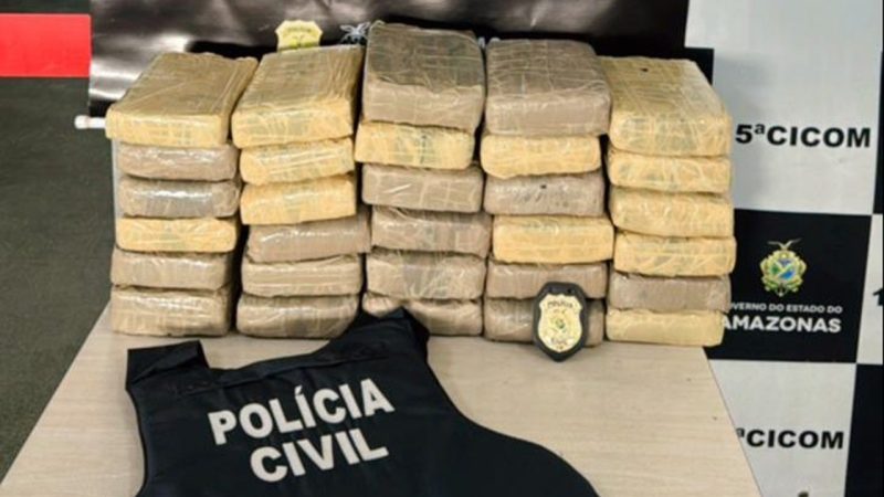 POLÍCIA APREENDE 30 QUILOS DE MACONHA AVALIADA EM R$ 240 MIL