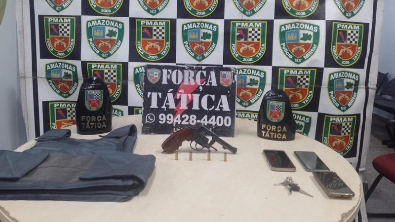 SUSPEITO É BALEADO E PRESO COM COMPARSA AO TROCAR TIROS COM A POLÍCIA EM MANAUS