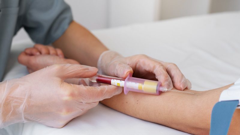 *A importância dos exames de dosagem hormonal para homens e mulheres*