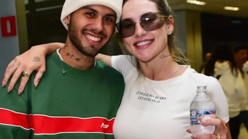 Virginia Fonseca exibe barriga saliente de gravidez e posa ao lado de Zé Felipe