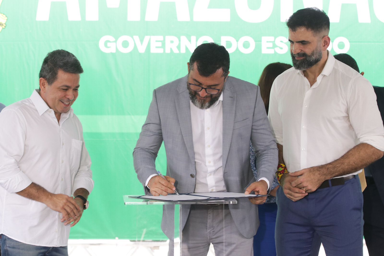 *Wilson Lima anuncia aprovação de propostas para geração de R$ 3,3 bilhões em novos créditos de carbono no estado*