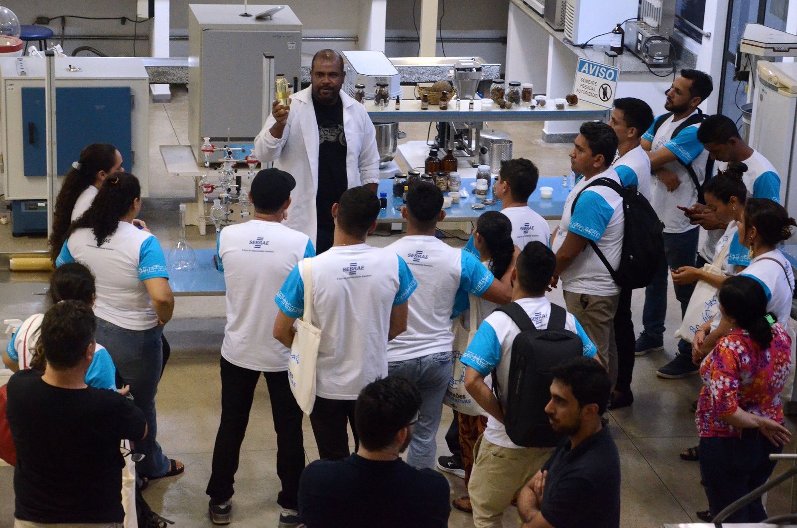 UEA e CBA selecionam participantes para estudo clínico dos impactos da Kombuchá na saúde intestinal