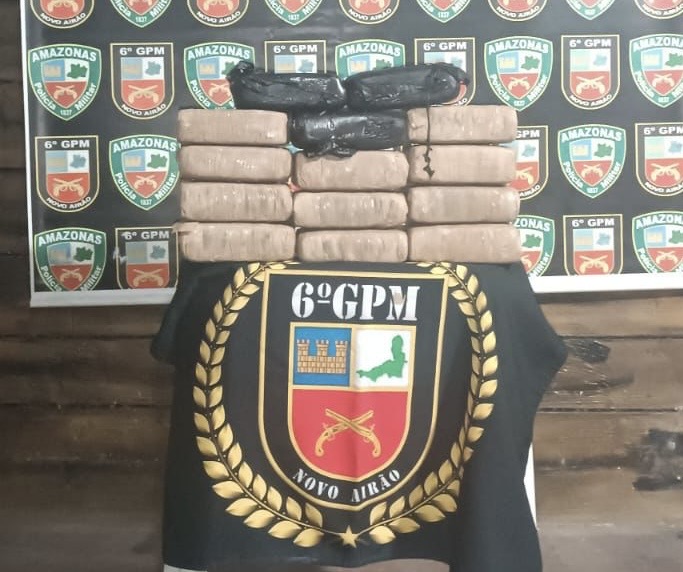 PM apreende 14 tabletes de entorpecente em Novo Airão no AM