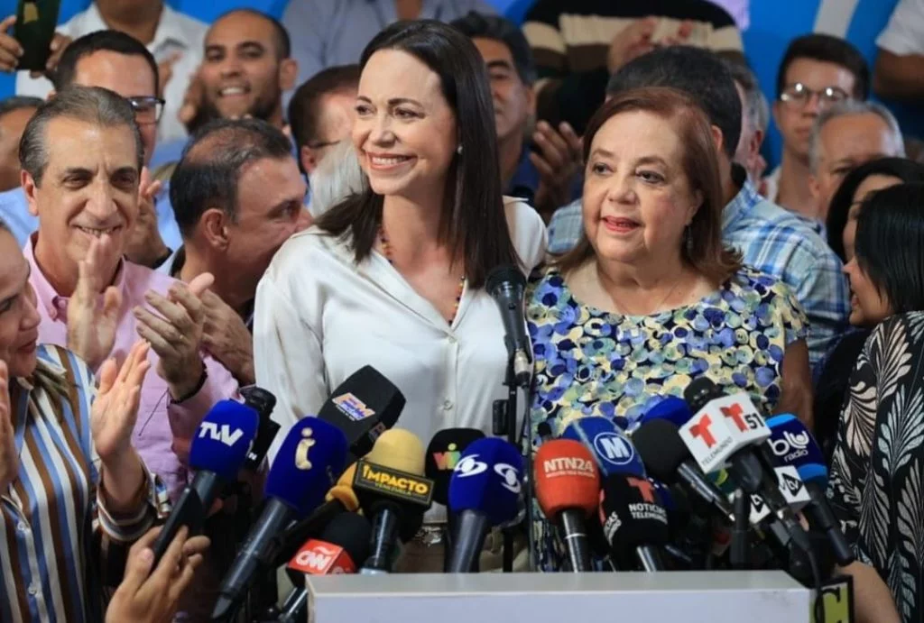 Maduro tenta impedir participação da substituta de Corina Machado nas eleições