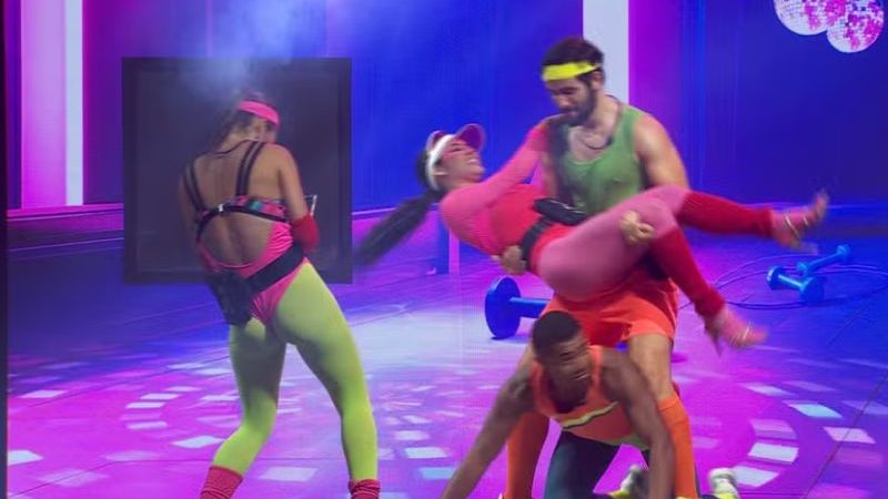 Última festa tem Isabelle nos braços de Matteus e ‘fora’ em Bin Laden