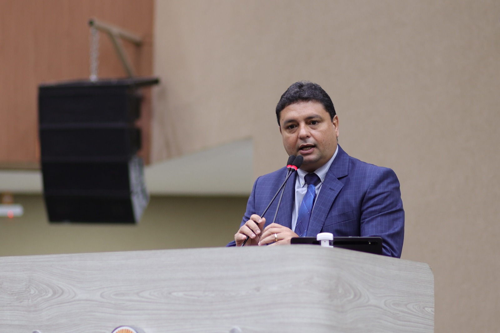 Lei de Caio André garante assentos adaptados para alunos obesos em escolas municipais de Manaus*