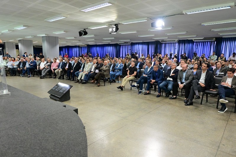 Roberto Cidade cobra que DNIT restabeleça a trafegabilidade entre os municípios de Humaitá e Apuí, na BR-230