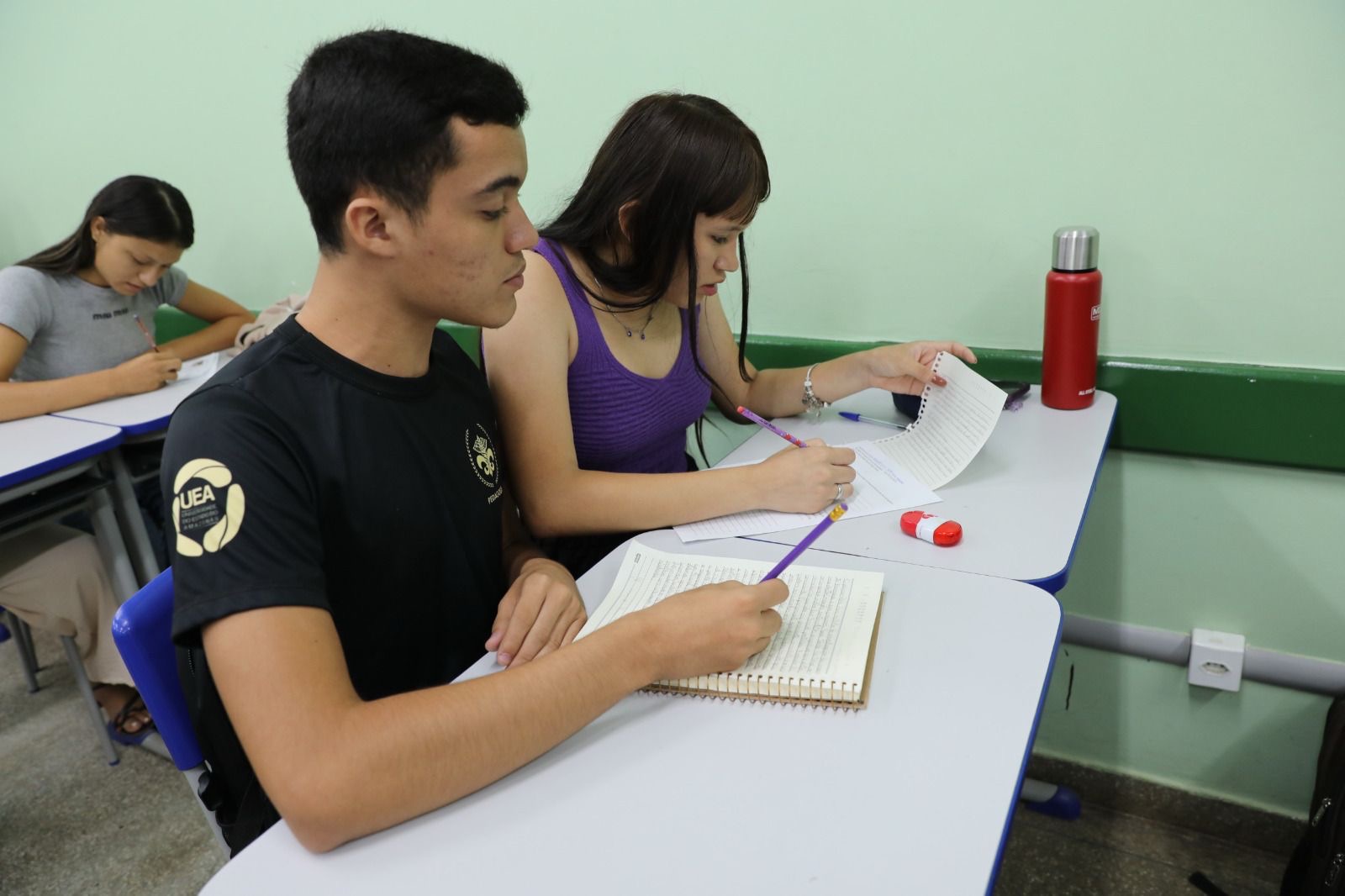 Pré-vestibular presencial da UEA: AprovENS divulga inscrições para 101 vagas em turmas macro