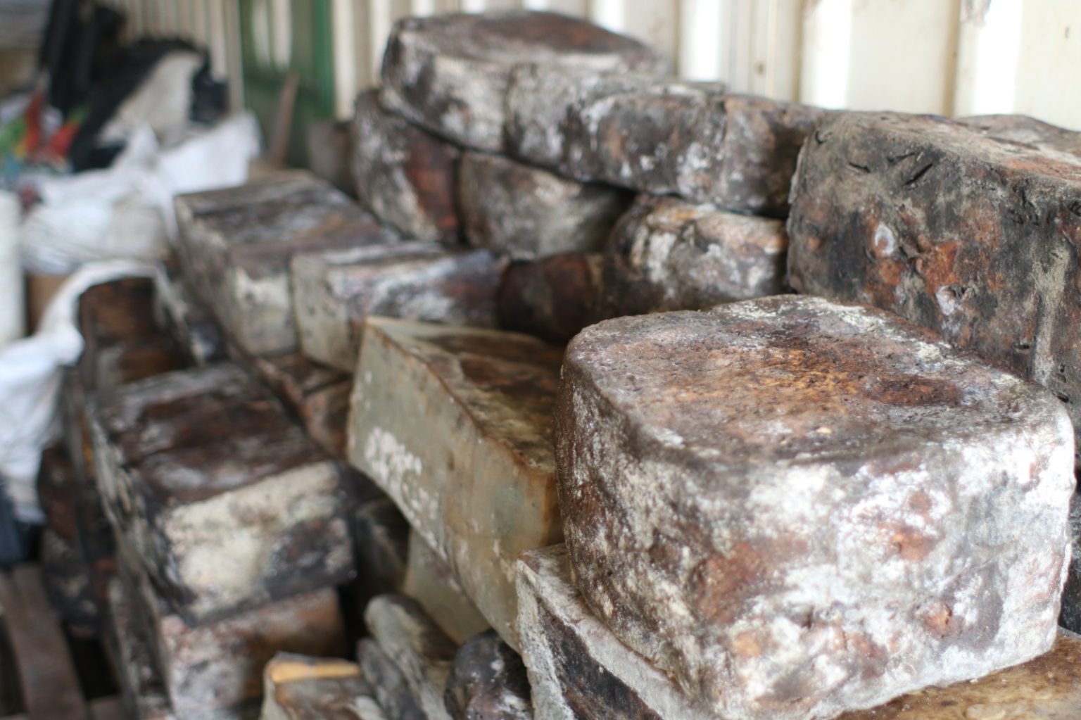 ADS apoia associação de produtores no transporte de duas toneladas de borracha natural