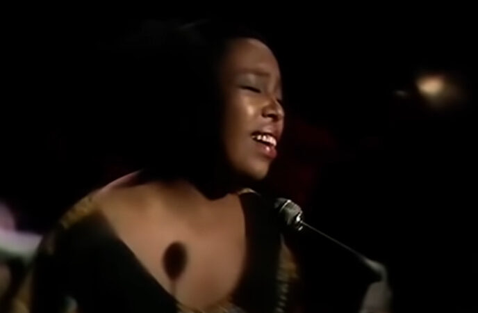 Morre Roberta Flack, famosa pela música ‘Killing me Softly’