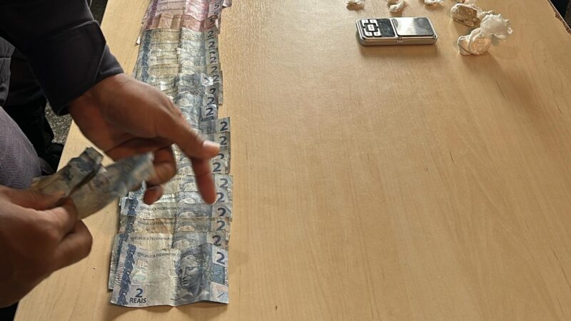 Polícia Militar do Amazonas prende três homens e apreende 1 kg de cocaín a