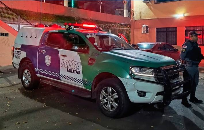 Polícia Militar do Amazonas prende homem com veículo adulterado e captura foragido da Justiça