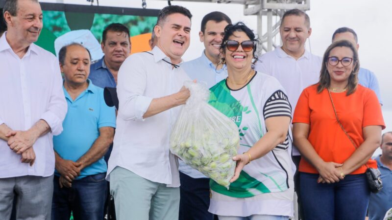 Prefeito David Almeida realiza entrega do Programa de Aquisição de Alimentos e fortalece a agricultura familiar