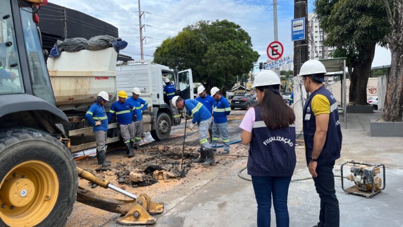 Ageman monitora serviços de reparo de vazamento em rede de abastecimento de água no bairro Cachoeirinha