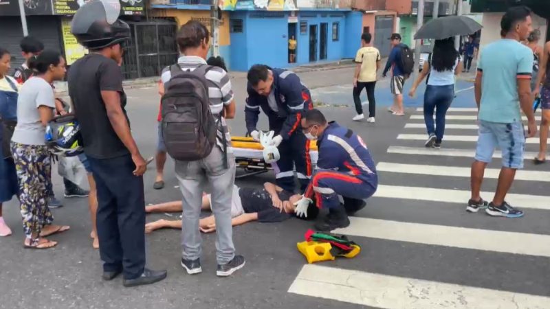 Adolescente é atropelado por moto ao atravessar faixa de pedestres na Zona Leste de Manaus