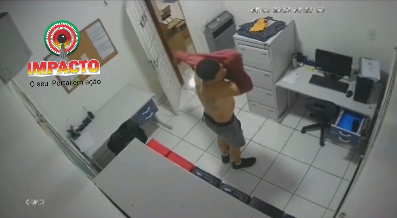 🔶🔹NOTÍCIA POLÍCIAL 🚨URGENTE 🚔🚓👮🎤🤵👥👤🗣️📢📣 | Assistam ao vídeo e veja esse Supervisor de segurança é preso após furtar arma e colete da empresa em que trabalhava.