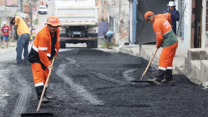 Prefeitura de Manaus segue com os serviços de manutenção asfáltica na comunidade Gustavo Nascimento
