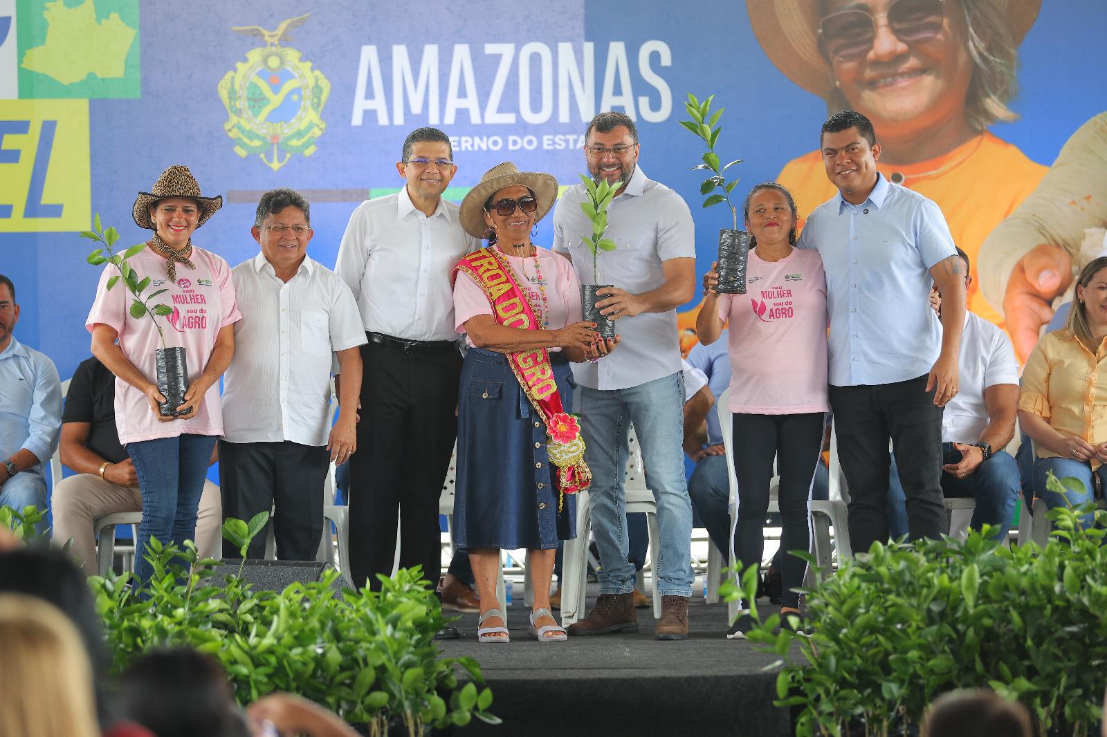 Governador Wilson Lima paga mais de R$ 1,7 milhão na subvenção econômica do pirarucu e destina fomento e insumos para o setor primário