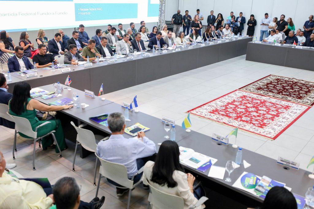 Governo do Amazonas começa a repassar recursos da repactuação da saúde junto aos municípios do interior