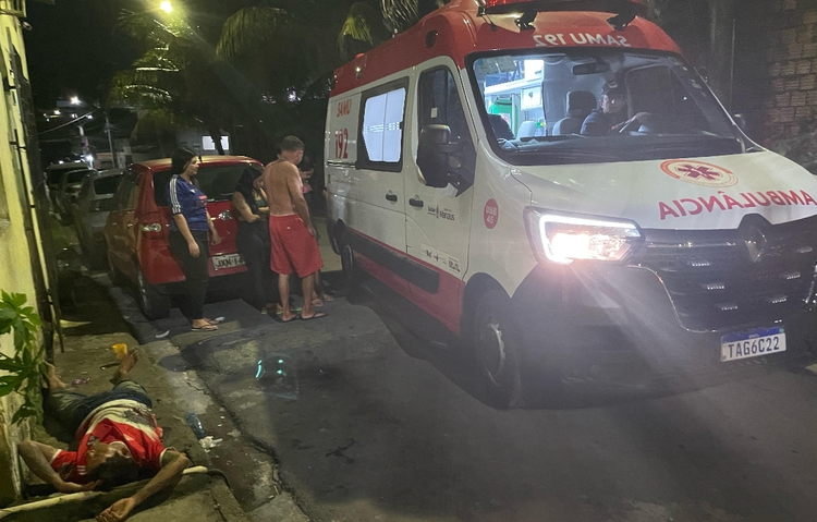 Homem é brutalmente espancado por criminosos na zona Leste de Manaus