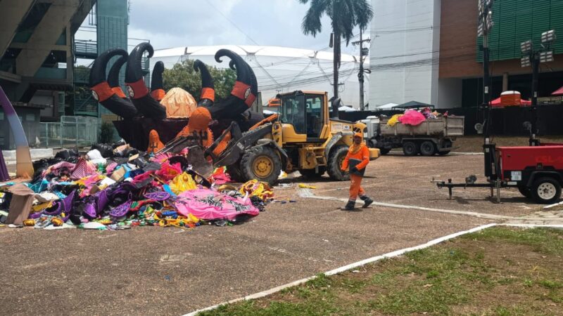 Prefeitura de Manaus recolhe cerca de 20 toneladas de resíduos nos desfiles das escolas de samba