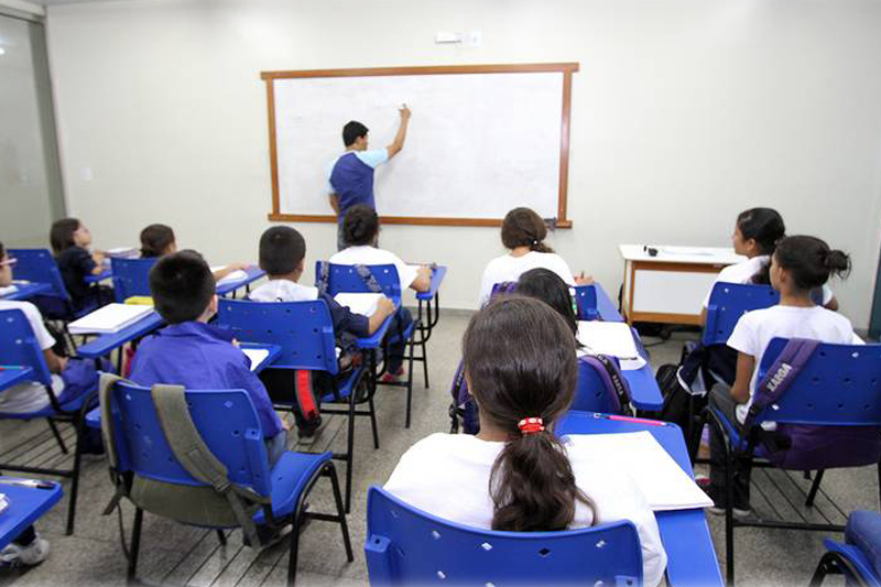 Seduc convoca 328 professores do PSS para lecionar em Manaus