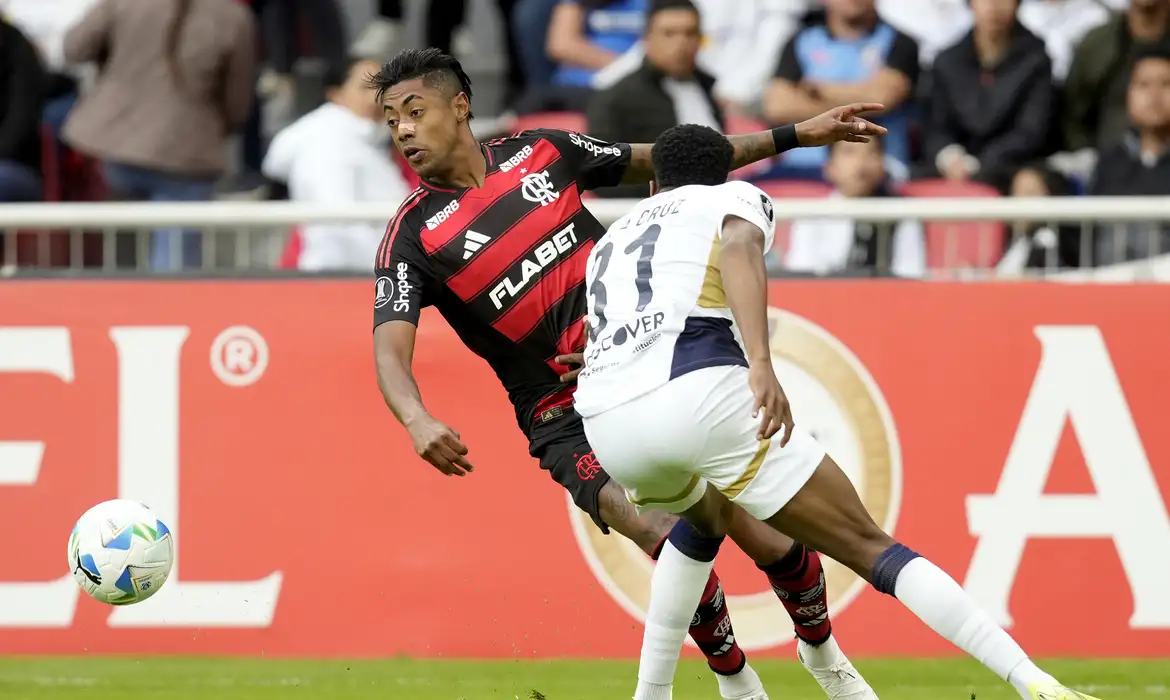 Flamengo empata com LDU e se complica na Libertadores