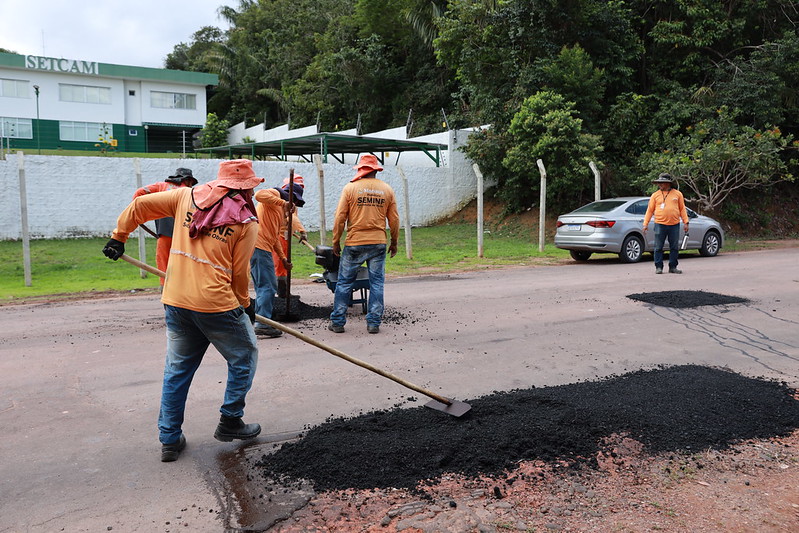 Prefeitura de Manaus atua na recuperação asfáltica da avenida Liberalina Loureiro