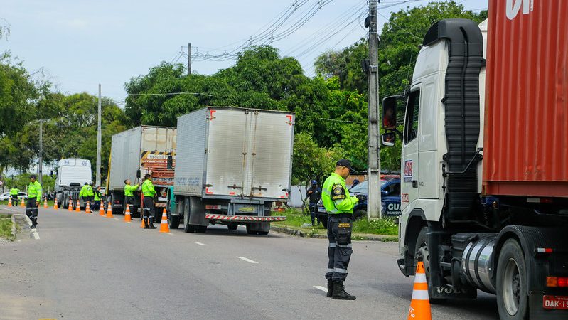 Prefeitura intensifica fiscalização de trânsito com nova operação ‘Carga Pesada’ na zona Sul de Manaus