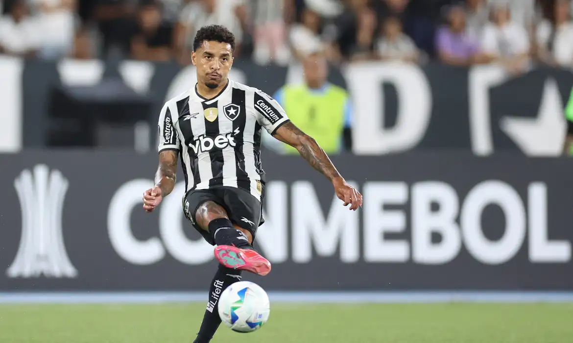 Estudiantes e Botafogo se enfrentam nesta quarta (23) pela Libertadores