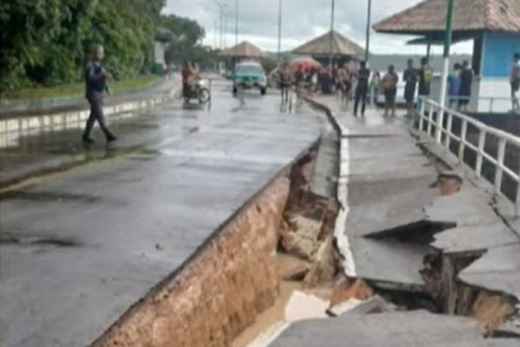 Deslizamento de terra deixa orla de Silves interditada no Amazonas