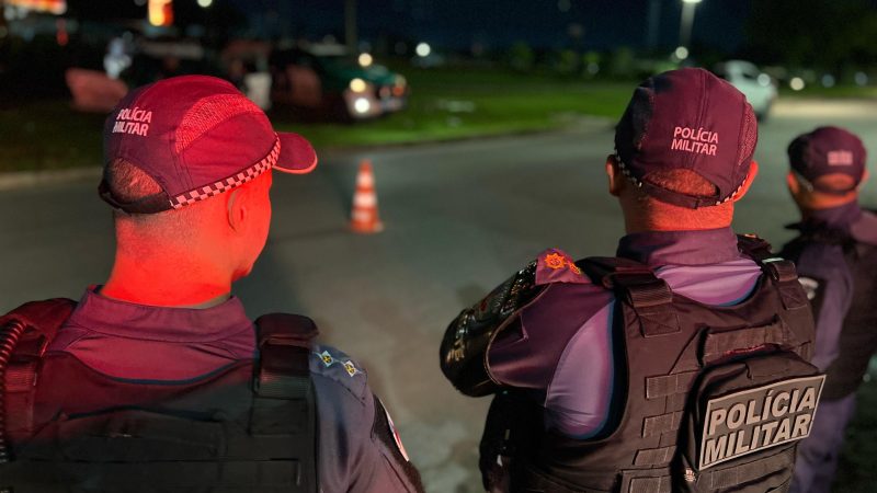 Polícia Militar do Amazonas captura quatro homens que estavam foragidos da Justiça, durante patrulhamento