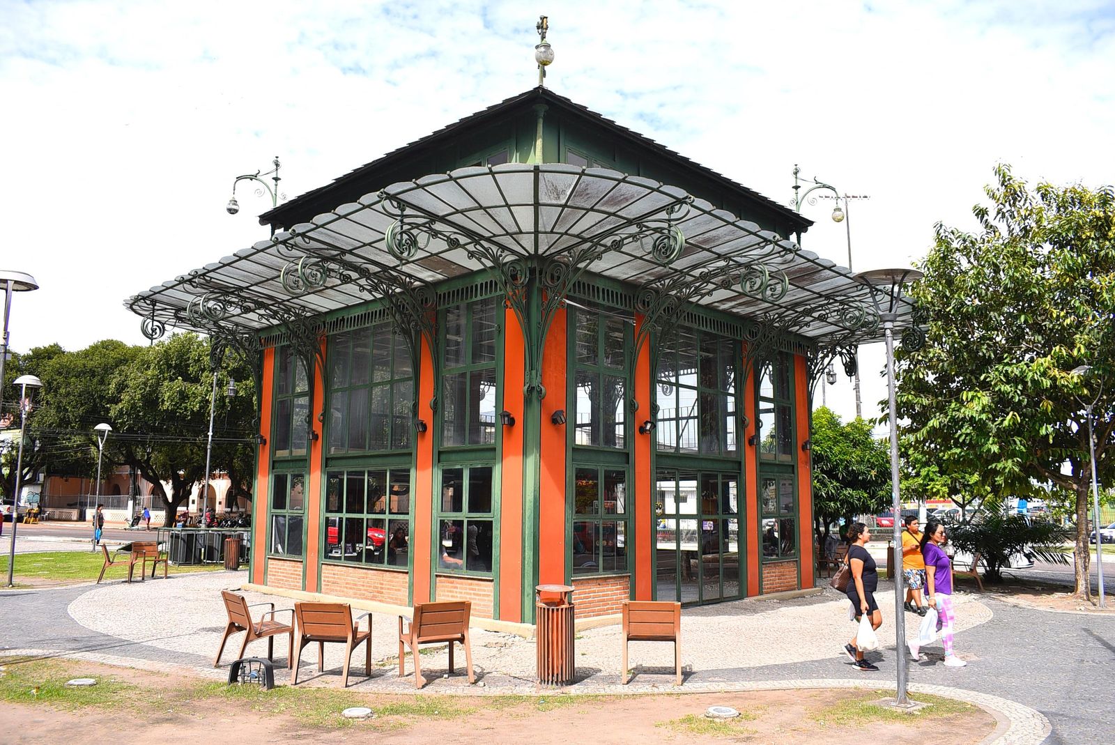 Prefeitura de Manaus reforça hospitalidade e informação turística no Centro de Atendimento ao Turista