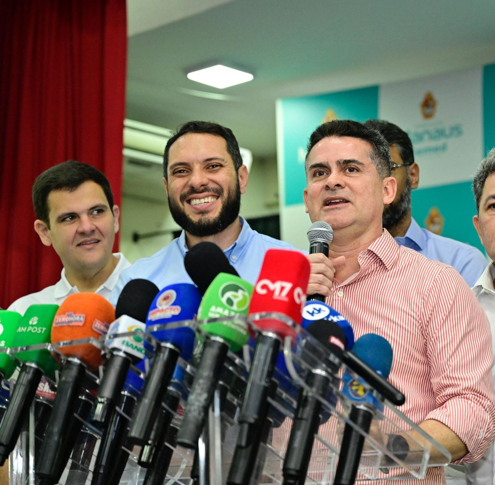 Prefeito David Almeida anuncia pagamento de R$ 8,5 milhões para escolas municipais por meio do Proesc