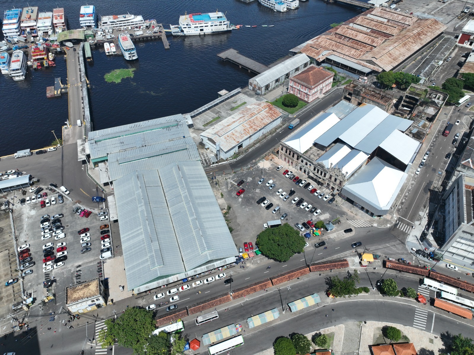 Prefeitura faz georreferenciamento de praças para atualizar listagem do centro de Manaus