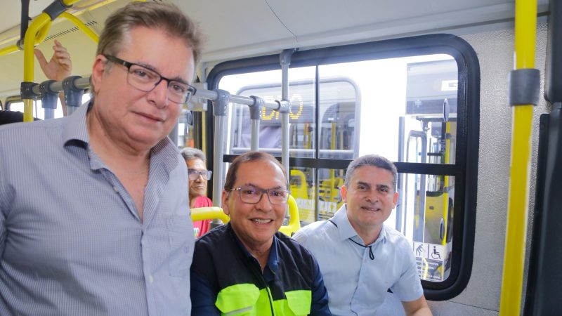 Com a meta de 120 ônibus novos neste ano, prefeito David Almeida entrega mais 23 ônibus e atinge a marca de 62 veículos renovados