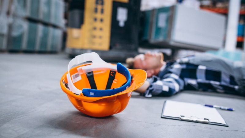 Segurança do trabalho: saiba como entrar na área que já emprega mais de 169 mil no paísSetor oferece boas oportunidades de emprego e impacto direto na saúde dos trabalhadores; curso técnico pode ser porta de entrada para a profissão