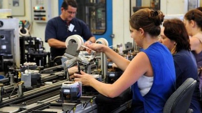 Mulheres ganham 21% menos que homens no AM, mostra relatório