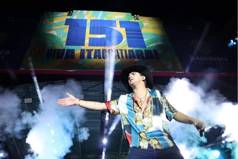 Prefeitura de Itacoatiara gasta R$ 1,19 milhão com cachês de cantores