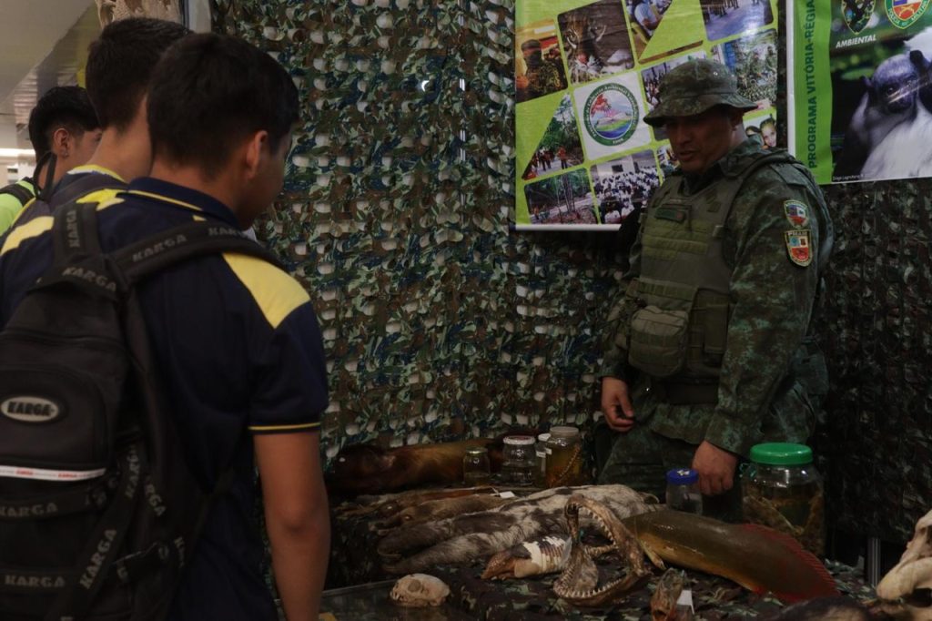 Polícia Militar do Amazonas expõe atividades, equipamentos e equipes policiais em shopping da zona leste