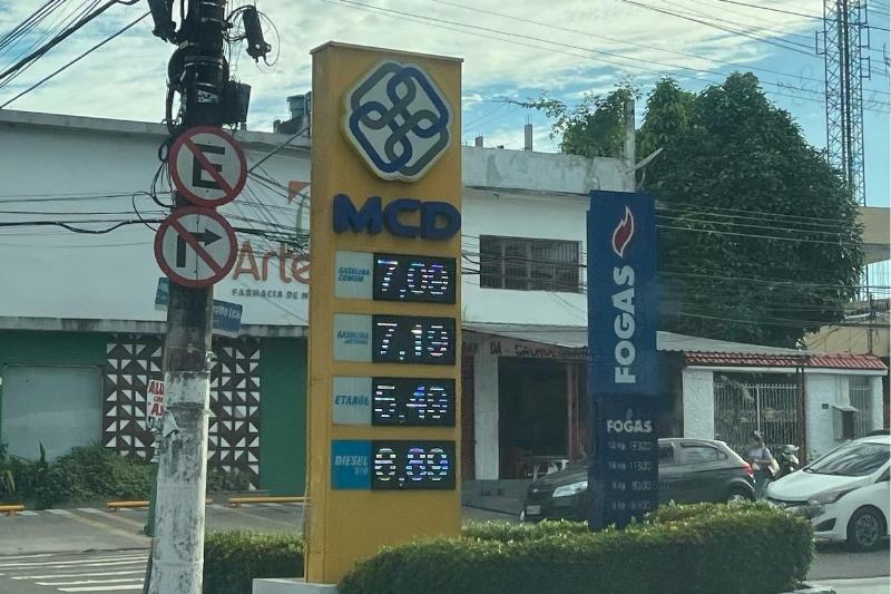 Após redução de R$ 0,52 na Ream, preço do litro da gasolina caí R$ 0,20 ao consumidor