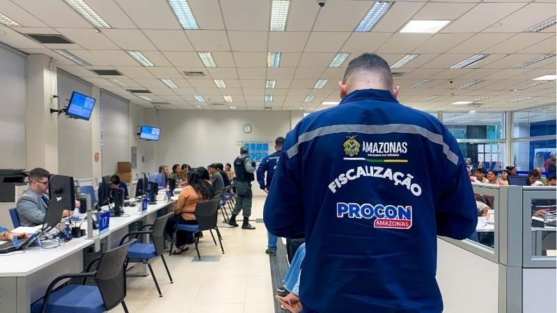 Procon autua Caixa Econômica por demora no atendimento em Manaus