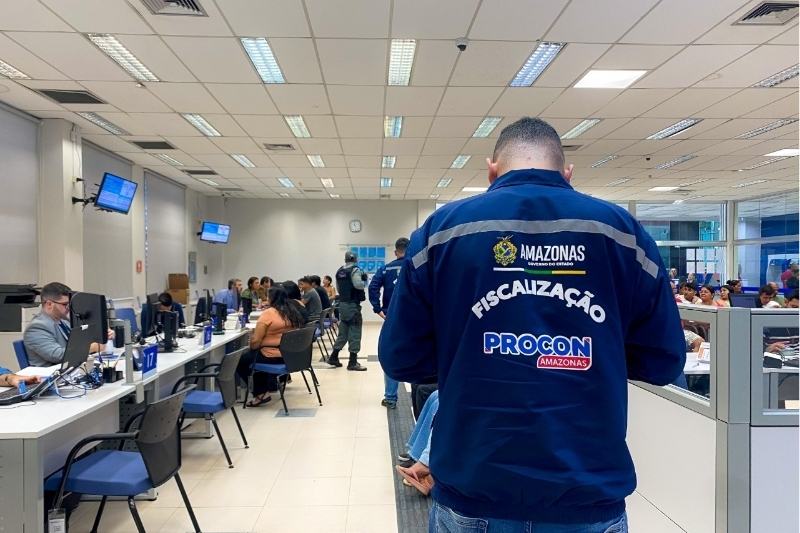 Procon autua Caixa Econômica por demora no atendimento em Manaus
