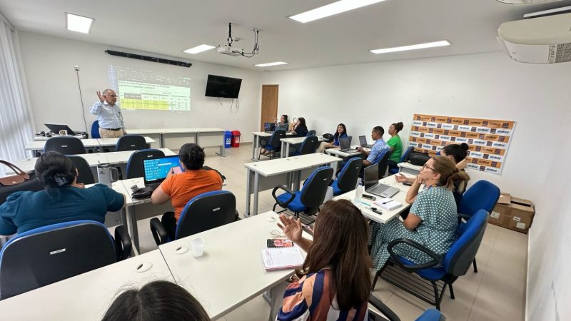 Prefeitura de Manaus participa de capacitação do IBGE sobre dados do envelhecimento