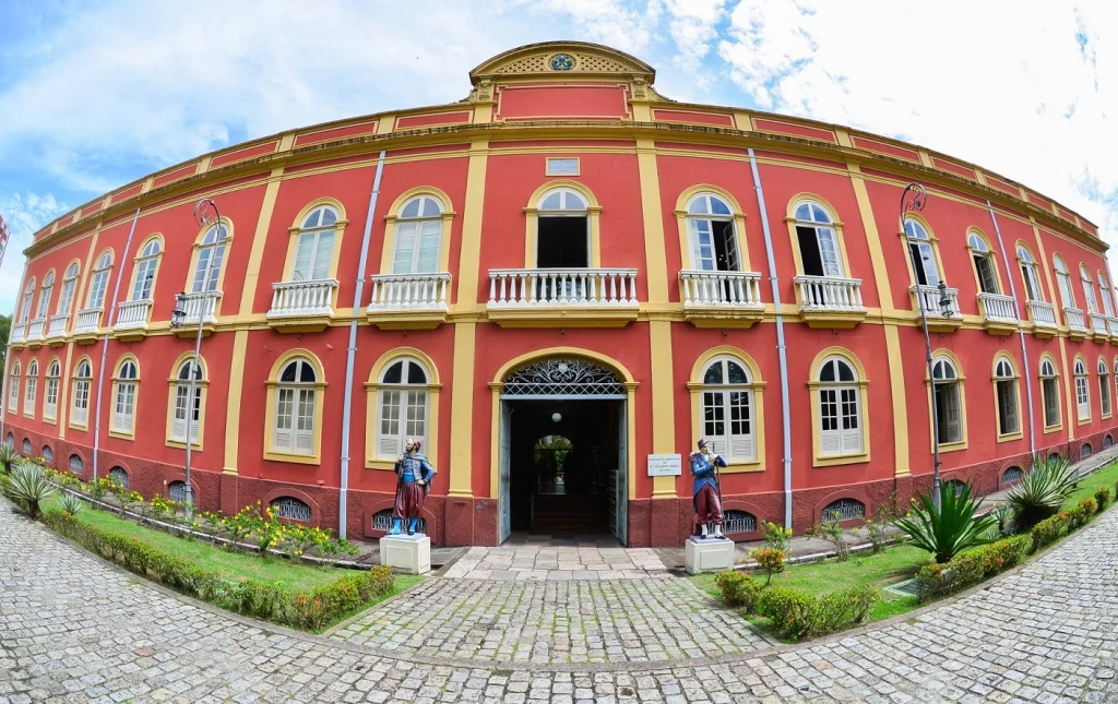 Olhar do Norte Lab promove atividades gratuitas no Palacete Provincial