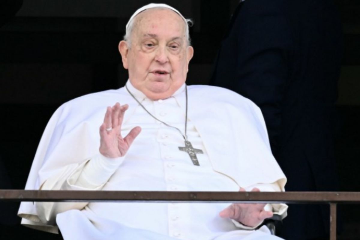 Papa Francisco reencontra médicos antes da Páscoa após internação