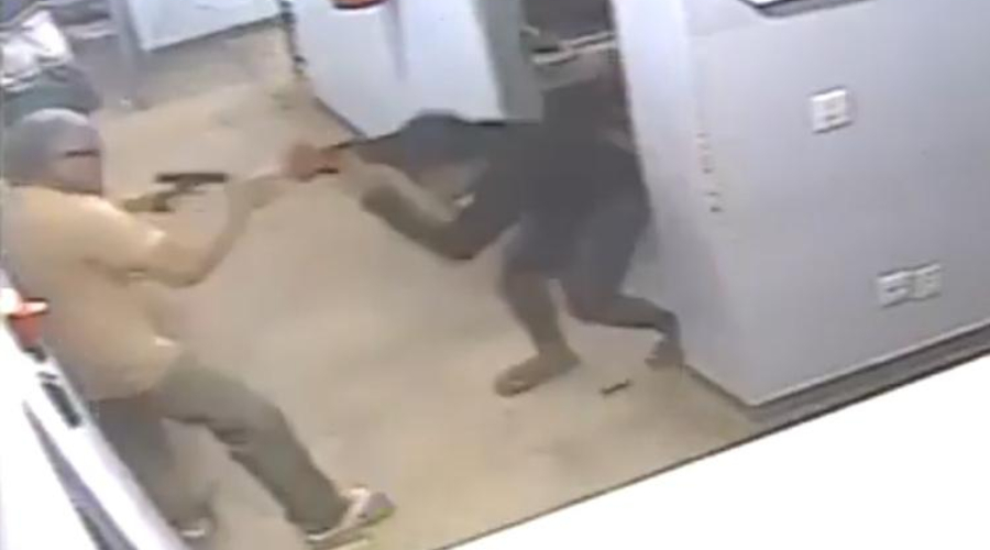 Morre segundo detento baleado após tentar roubar arma de policial em delegacia de Nova Olinda do Norte
