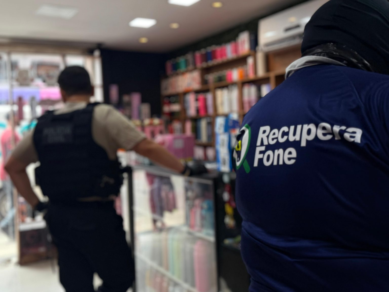 RecuperaFone: PC-AM prende homem e apreende 29 celulares irregulares durante fiscalização em lojas e assistências técnicas