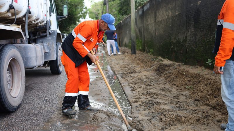 Prefeitura realiza ação preventiva no bairro São José Operário para evitar alagamentos